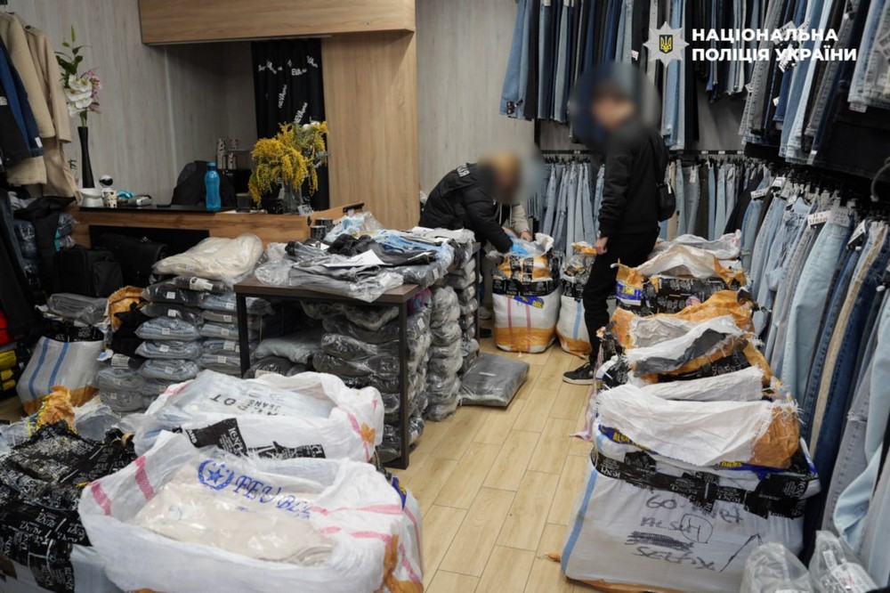 Гуманітарна допомога на прилавках ринку: викрито схему на 44 млн грн (фото, відео)