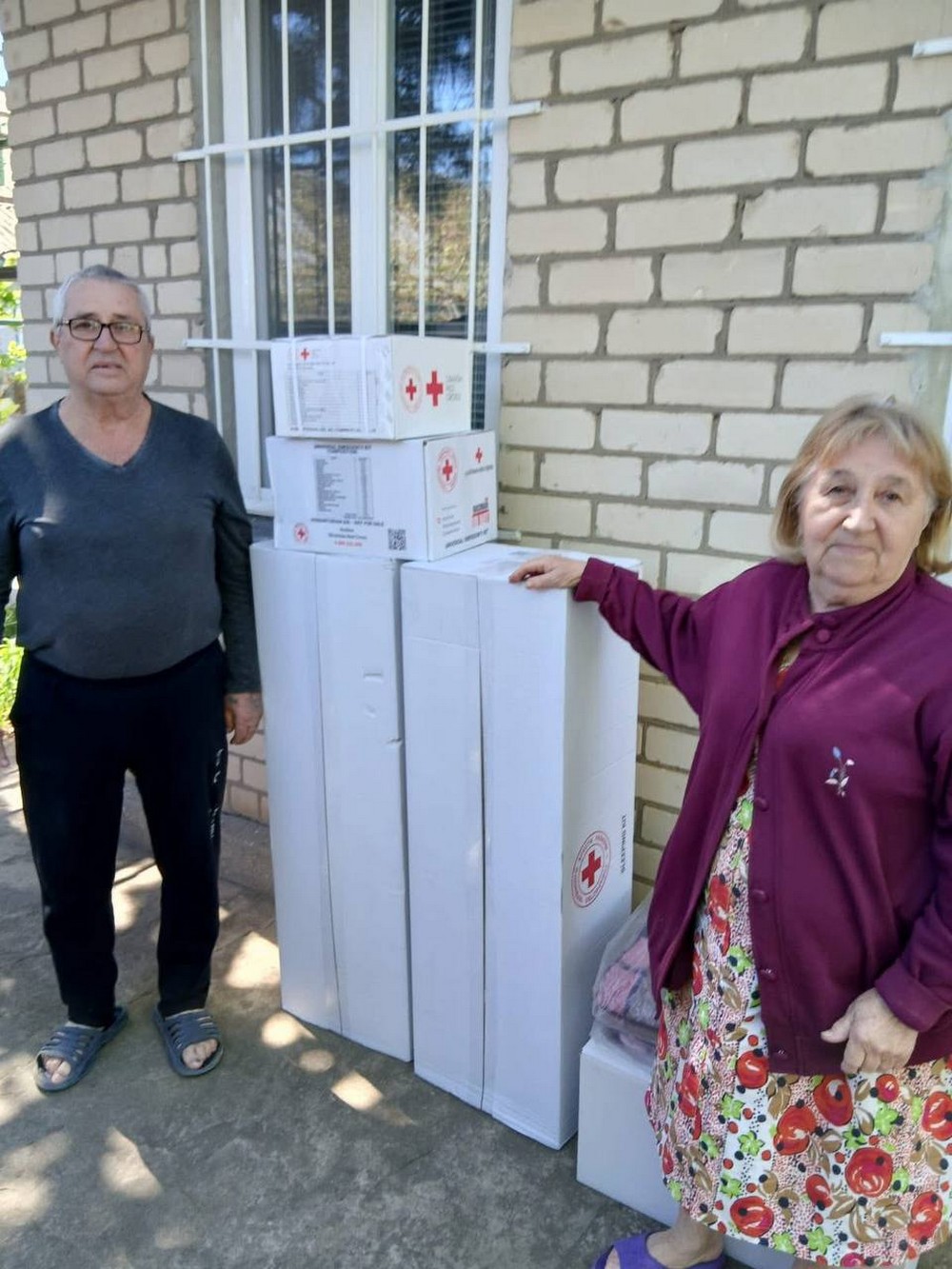 Гуманітарна допомога у Херсоні від Червоного Хреста: що отримують люди (фото)