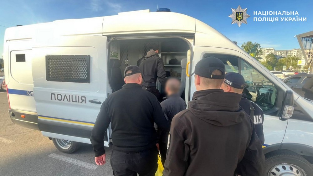 Комбат вимагав у підлеглих на Запорізькому напрямку по 200 грн щомісяця: затримано військовослужбовця (фото)