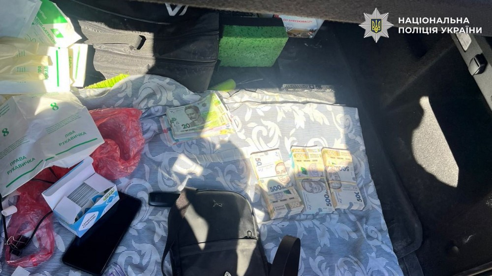 Комбат вимагав у підлеглих на Запорізькому напрямку по 200 грн щомісяця: затримано військовослужбовця (фото)