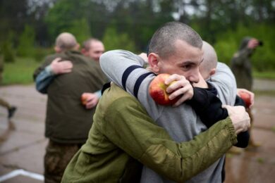 Вдома! 205 українців повернулися з російського полону 15 травня (фото)