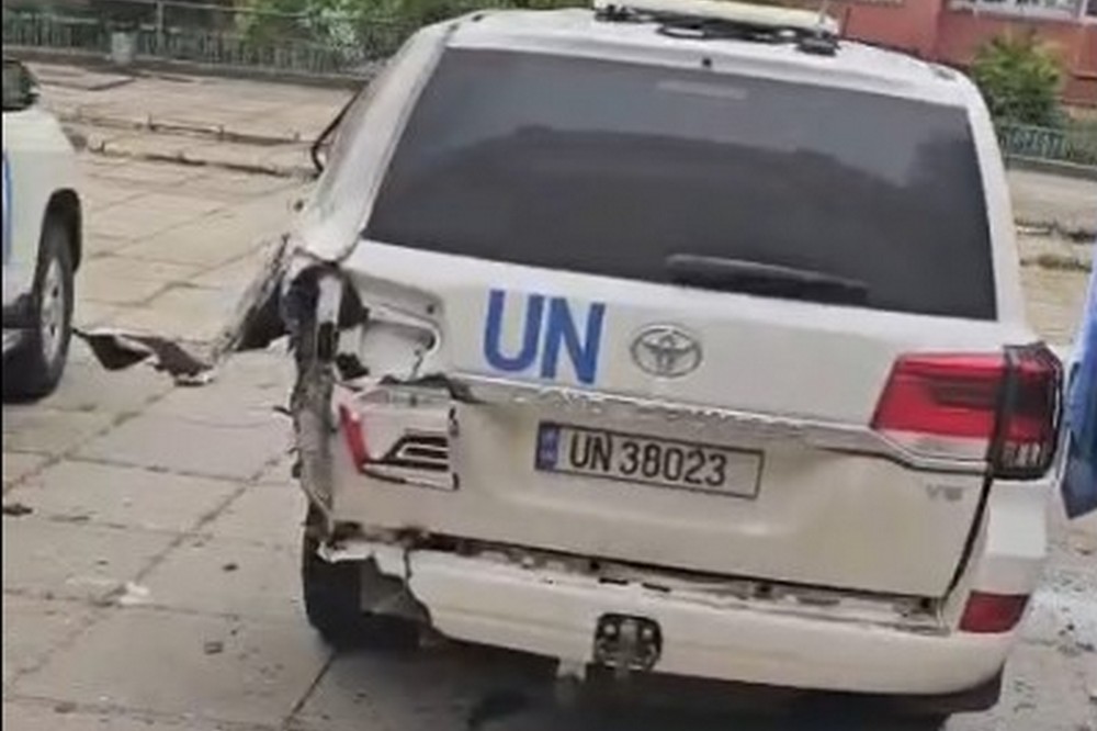 Окупанти атакували авто гуманітарної місії ООН у Херсоні (відео) 1 Окупанти атакували авто гуманітарної місії ООН у Херсоні (відео)