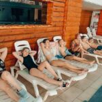 Можливе безкоштовне оздоровлення дітей з Луганщини у 2026 році. Право на таку допомогу мають певні категорії родин. Громада збирає заяви про потреби від батьків. Розповідаємо про це детальніше.