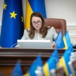 Уряд скасував обмеження на виїзд за кордон для окремої категорії жінок-посадовиць – подробиці