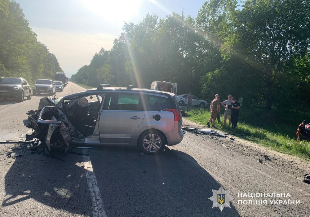 Загинули всі: моторошна ДТП на Львівщині – не розминулися Chery Tiggo і Peugeot 5008 (фото) Загинули всі: моторошна ДТП на Львівщині – не розминулися Chery Tiggo і Peugeot 5008 (фото)