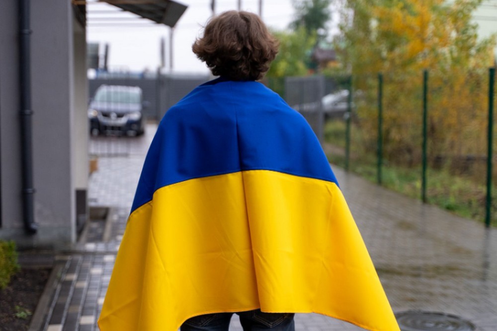 Виїхати з окупації: як держава допомагає молоді і про які страхи треба забути