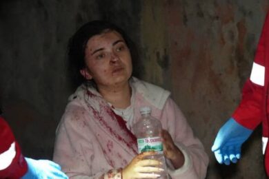 Чоловіка вбили на зупинці, багато поранених – серед них діти, удари по будинку культури, дитсадочку, продуктовим складам: масована нічна повітряна атака 1 червня – все, що відомо (фото, відео)