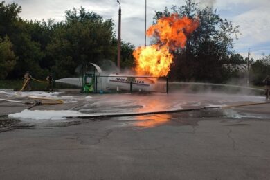 Є поранені, удар по рятувальниках на АЗС, блакаут на ЗАЕС: нічна масована повітряна атака 3 червня – все, що відомо (фото
