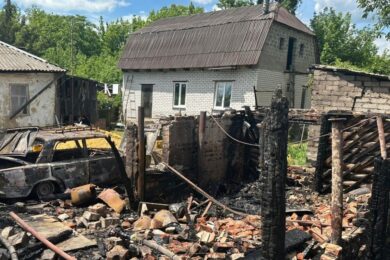 Троє вбитих і 9 поранених: росіяни вдарили по фермі на Харківщині і по обласному центру (фото)