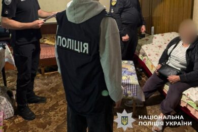 Багатодітна матір з Харкова змушувала роздягатися свою 14-річну доньку і продавала порнографічний контент