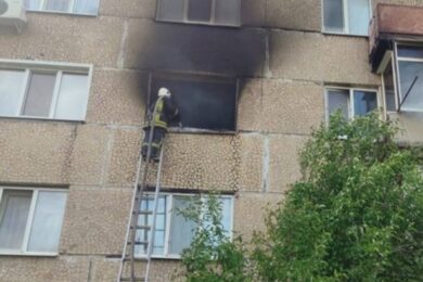 4-річного хлопчика викинули у вікно з квартири під час пожежі на Харківщині: небайдужі люди упіймали дитину