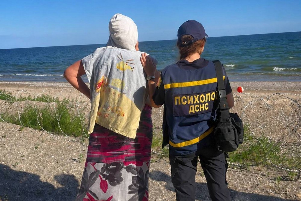 Приїхала на відпочинок з прабабусею: 11-річну дівчинку віднесло у відкрите море на Одещині