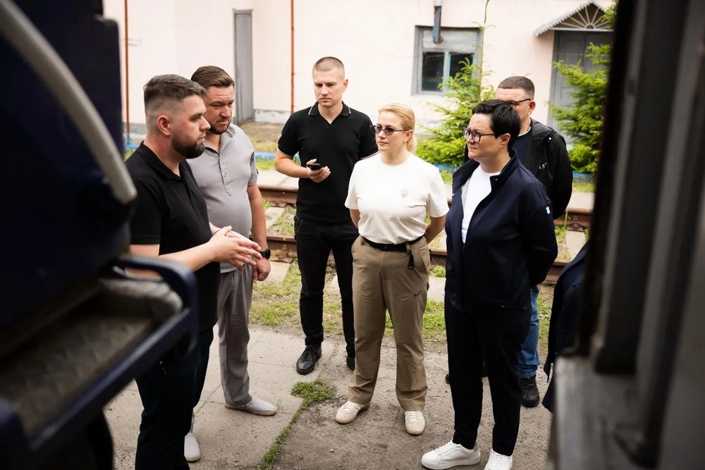 Як на Дніпропетровщині допомагають евакуйованим, перевірили заступниця міністра