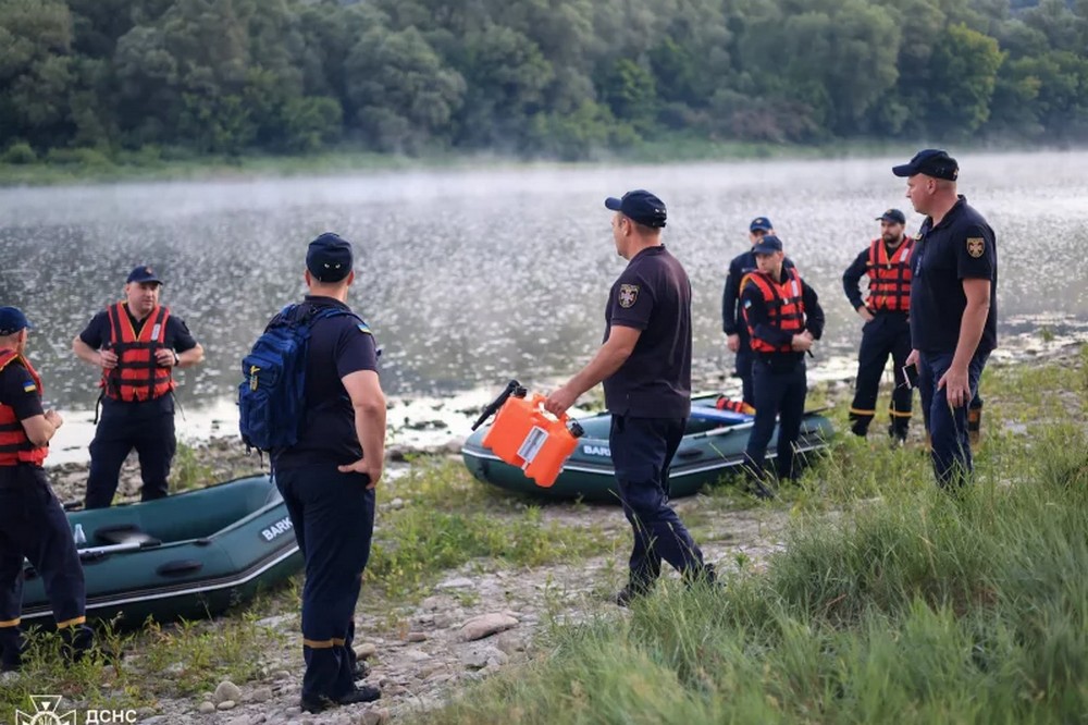 Кинувся рятувати синів і сам зник під водою: подробиці трагедії на Буковині, що відомо про родину, яку спіткало страшне горе