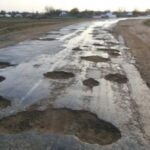 Невідкладно відремонтують критичні ділянки доріг місцевого значення: держава виділяє 3,5 млрд