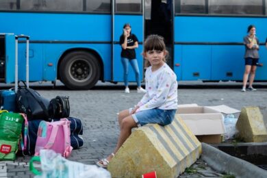 Зону примусової евакуації сімей із дітьми на Донеччині розширили – які населені пункти у списку
