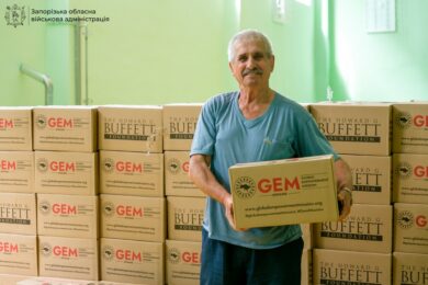 Стартувала видача допомоги у Запоріжжі і області людям 60+ – як зареєструватися