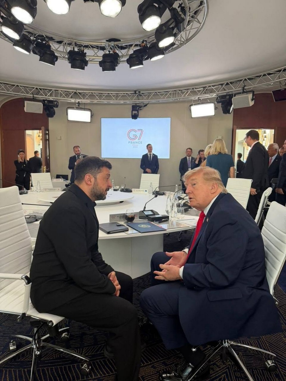 Зеленський на саміті G7 і Трамп там: що відбувається 16 червня (фото, відео)
