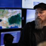 Після нічних ударів Сил оборони у тимчасово окупованому Криму 21 червня повністю призупинили продаж палива. Крім того півострів частково без світла і води. Ситуація на захопленій росією території щодня тільки погіршується. Що буде з Кримом далі? Розповів Мадяр, він же – Командувач Сил Безпілотних Систем ЗСУ  Роберт Бровді.
