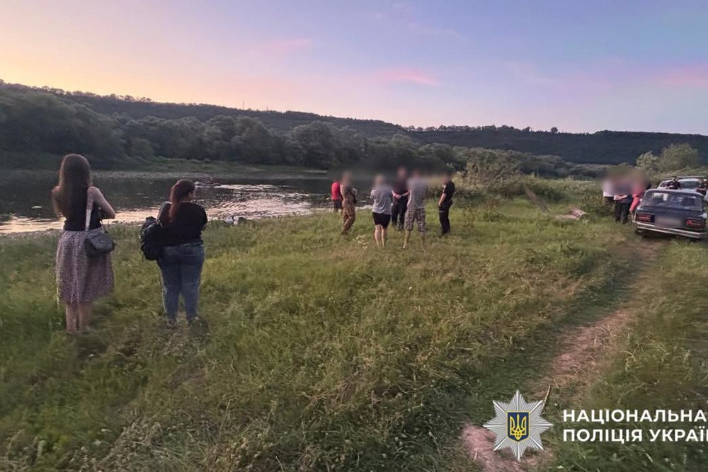 Кинувся рятувати синів і сам зник під водою: подробиці трагедії на Буковині, що відомо про родину, яку спіткало страшне горе