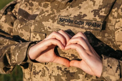 Допомога вагітним військовослужбовицям – що треба знати про виплати, декретну відпустку і звільнення