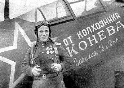 Кожедуб біля свого літака Кожедуб біля свого літака