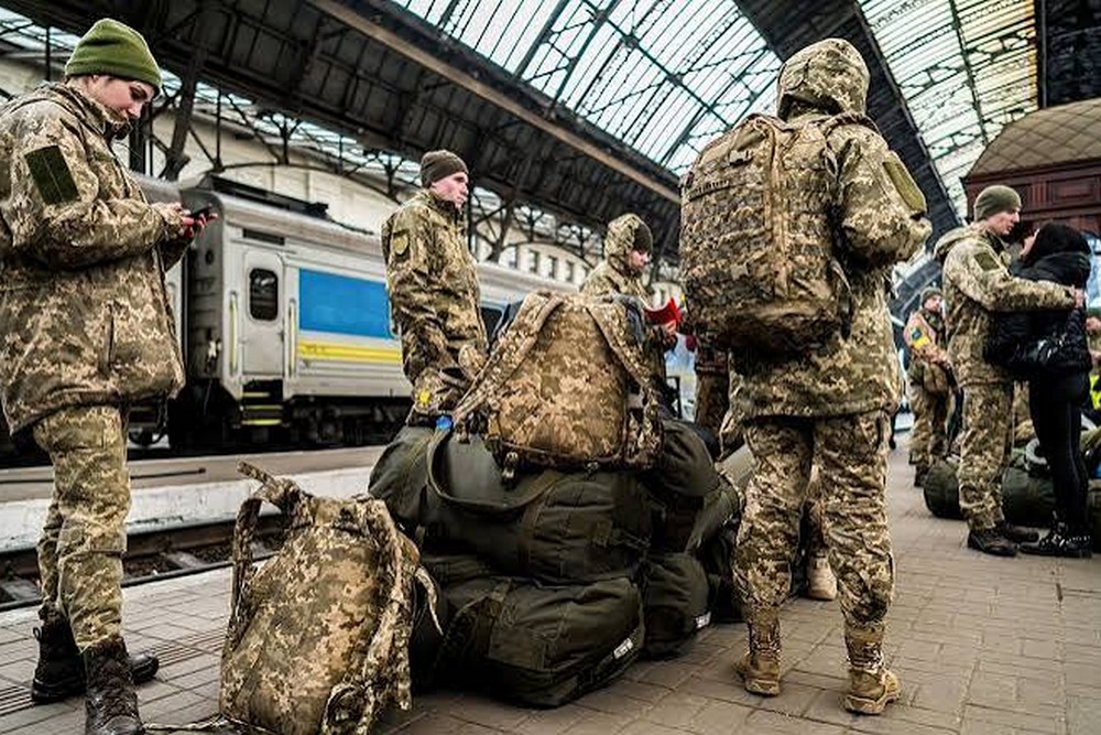 Коли почнуть демобілізовувати військових, які на фронті від початку повномасштабної війни – розповів міністр оборони Федоров 1 iКоли почнуть демобілізовувати військових, які на фронті від початку повномасштабної війни – розповів міністр оборони Федоров