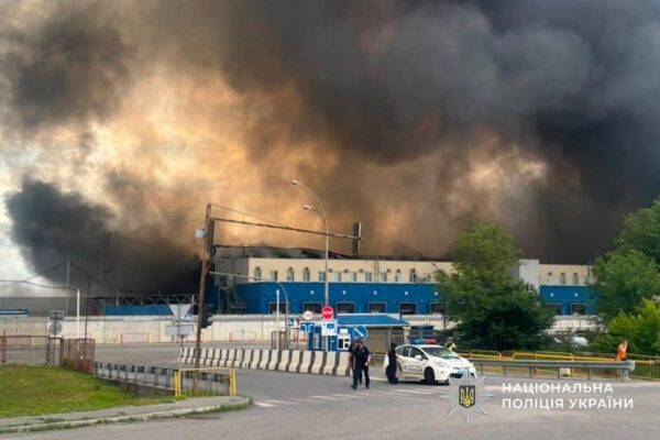 18 поранених, масштабні пожежі і руйнування: ворог осатаніло б'є по Дніпропетровщині (фото)