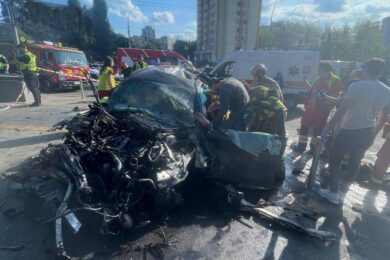 Водія затисло дверима – смертельна ДТП у Києві (фото)