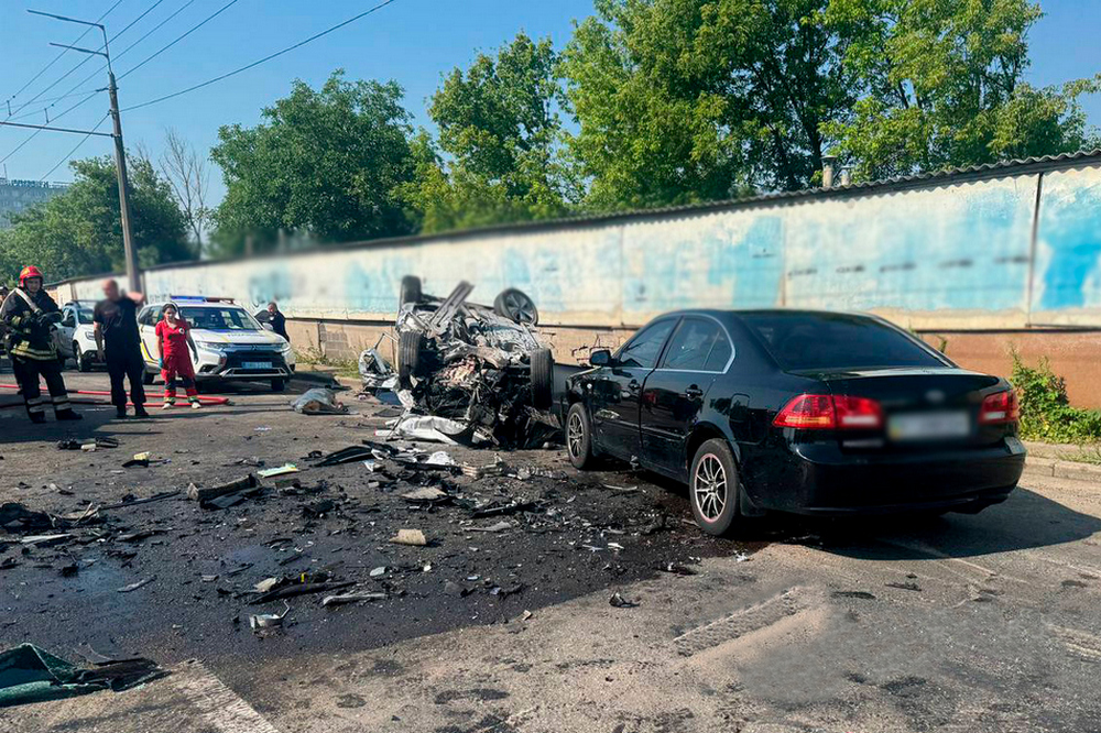Смертельна ДТП у Києві за участі п’ятьох автомобілів – що відомо 1 Смертельна ДТП у Києві за участі п’ятьох автомобілів – що відомо