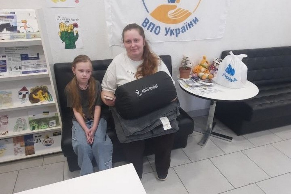 Гуманітарна допомога ВПО у Чернівцях: триває видача ковдр та спальників