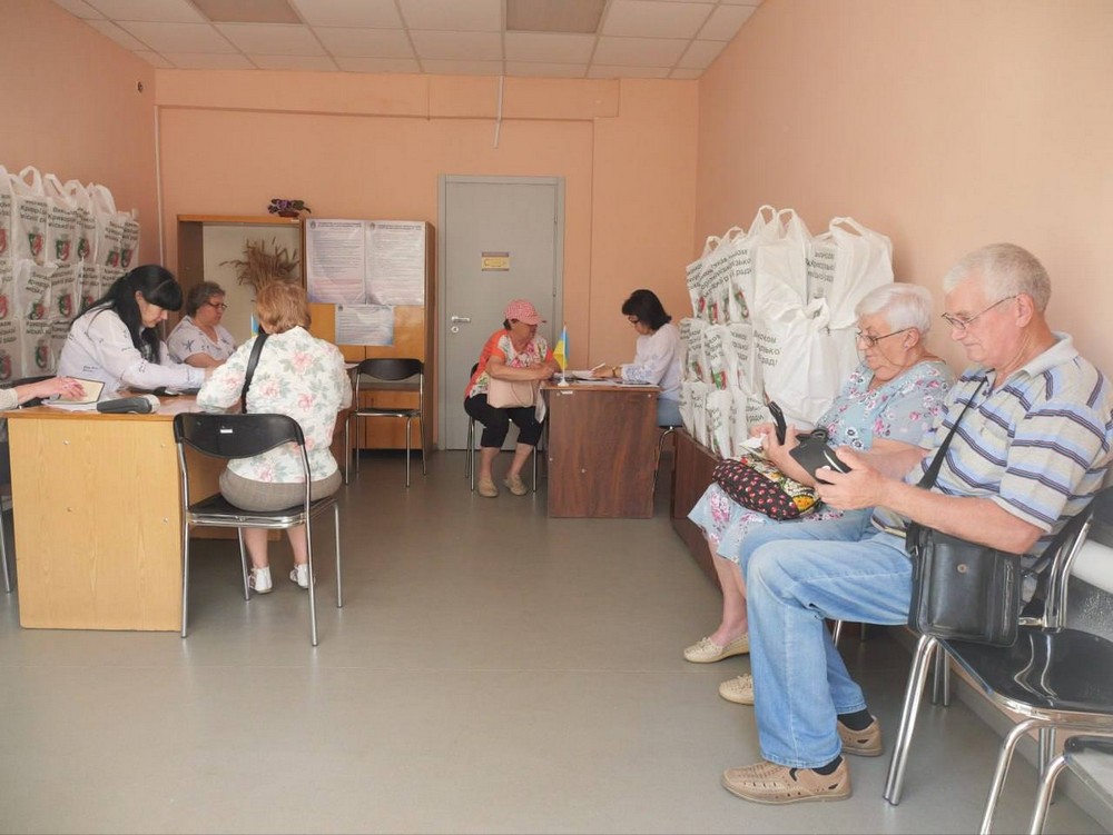 Стартувала видача продуктових наборів у Кривому Розі: хто і як може отримати