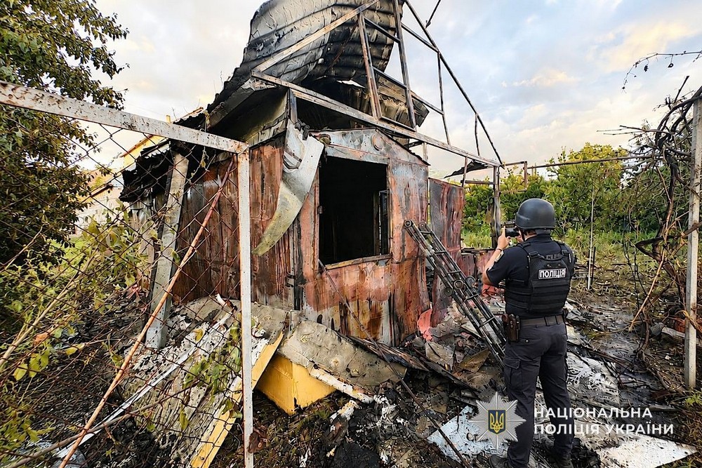 Вбито посадовицю РВА, 13 поранених, знищено склад «Нової пошти» наслідки обстрілів Дніпропетровщини за добу (фото) (1) Вбито посадовицю РВА, 13 поранених, знищено склад «Нової пошти» наслідки обстрілів Дніпропетровщини за добу (фото) (1)