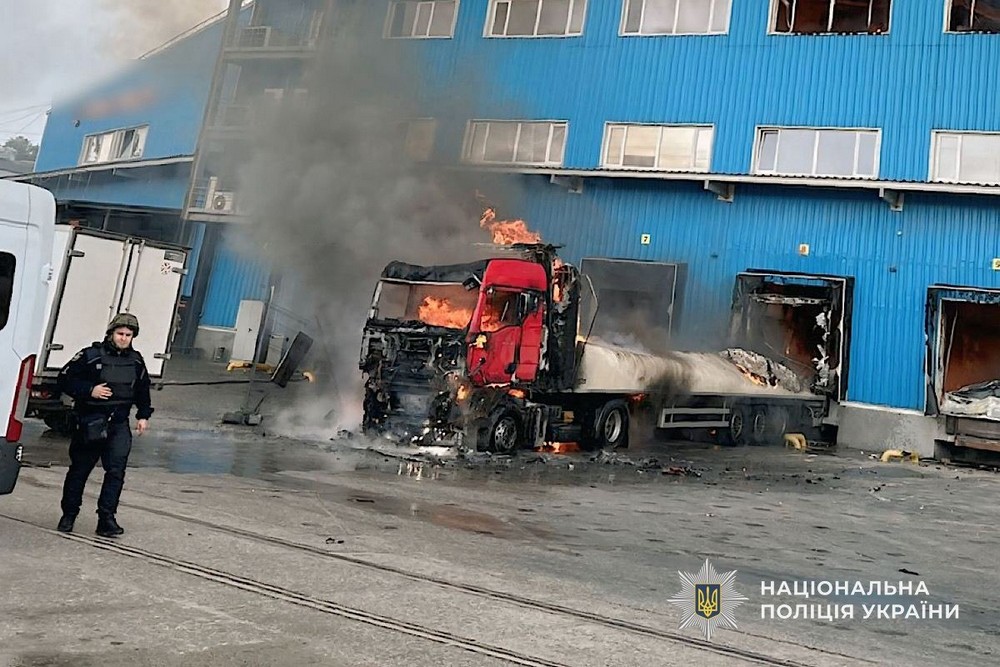 Вбито посадовицю РВА, 13 поранених, знищено склад «Нової пошти» наслідки обстрілів Дніпропетровщини за добу (фото) (2) Вбито посадовицю РВА, 13 поранених, знищено склад «Нової пошти» наслідки обстрілів Дніпропетровщини за добу (фото) (2)