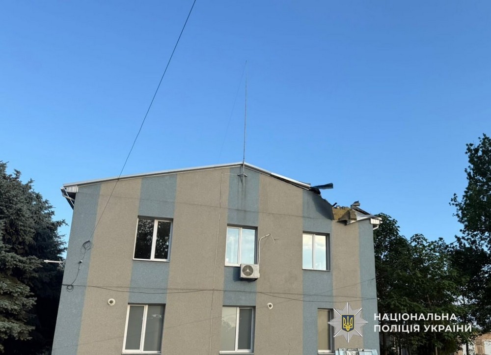 Вбито посадовицю РВА, 13 поранених, знищено склад «Нової пошти» наслідки обстрілів Дніпропетровщини за добу (фото) (8) Вбито посадовицю РВА, 13 поранених, знищено склад «Нової пошти» наслідки обстрілів Дніпропетровщини за добу (фото) (8)