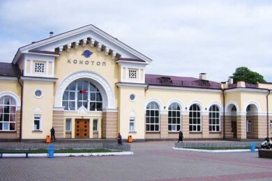 Вбито залізничницю, ще 4 співробітників поранені: ворог вдарив по депо у Конотопі на Сумщині