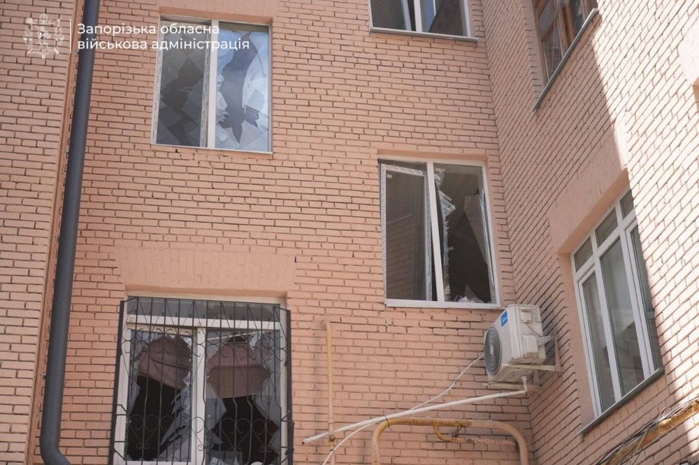 Ворог вдарив по центру Запоріжжя кількість постраждалих зростає (фото, відео) (4)