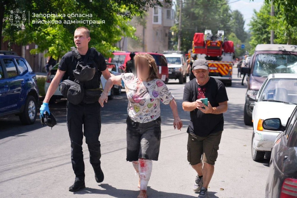 Ворог вдарив по центру Запоріжжя кількість постраждалих зростає (фото, відео) (6)