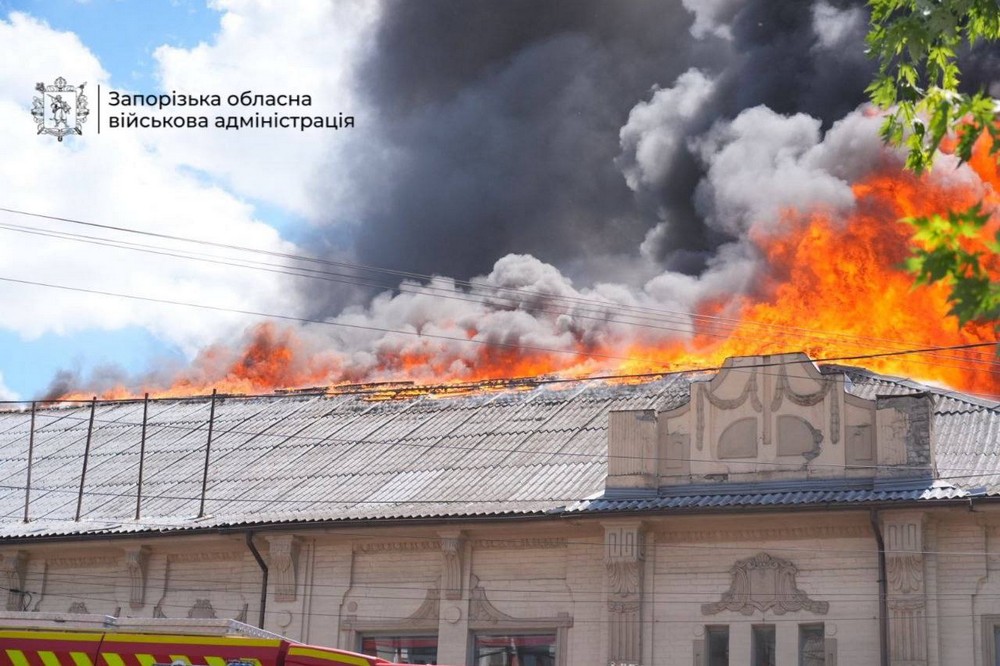 Ворог вдарив по центру Запоріжжя кількість постраждалих зростає (фото, відео) (7)