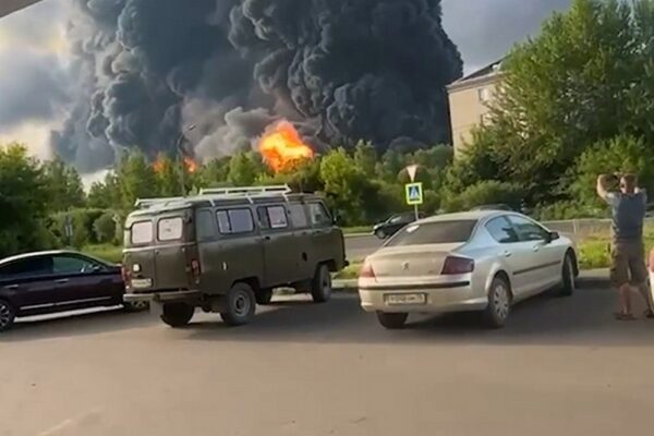 Офіційно! Уражено Московський НПЗ, підприємство ВПК біля Тули, палає "Комбінат Темп" у Рибінську (відео)