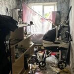 Заморила доньку голодом, а потім мертве немовля у візочку просто перевезла до іншого гуртожитку: у Дніпрі затримали горе-матір