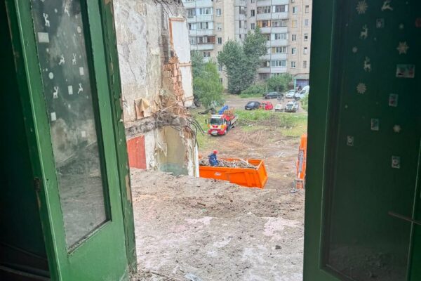 Жінка вижила після прямого влучання ракети у будинок: 11 цінних порад, які реально допоможуть