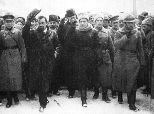 В. Винниченко та С. Петлюра під час параду українських військ на Софійській площі