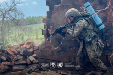 Війна в Україні 12 липня: ворог прорвався у два села біля кордону, просунувся біля двох міст, втратив 1320 солдатів за добу