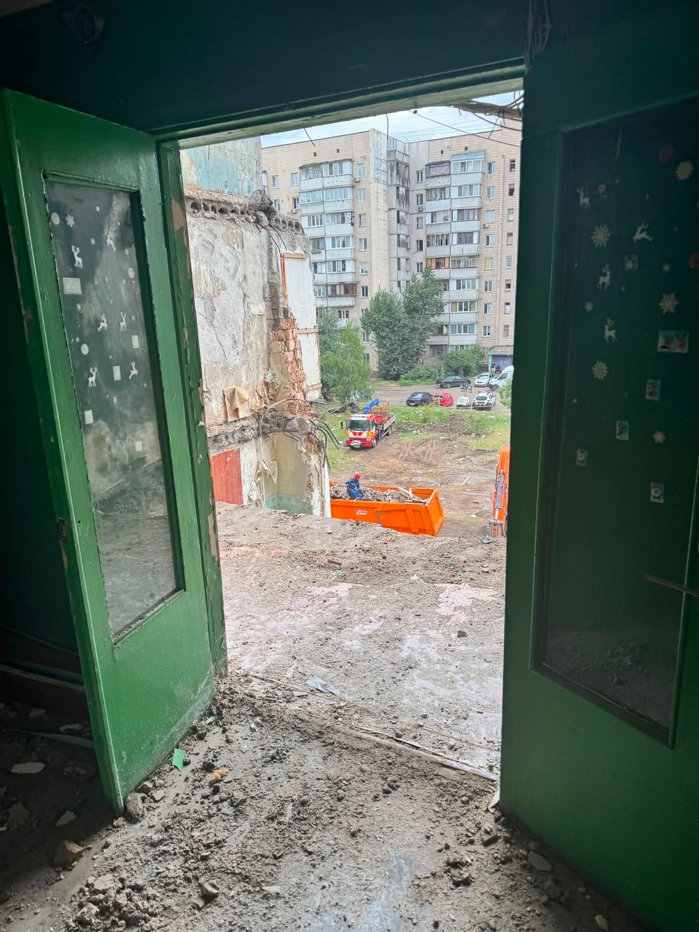 Жінка вижила після прямого влучання ракети у будинок: 11 цінних порад, які реально допоможуть