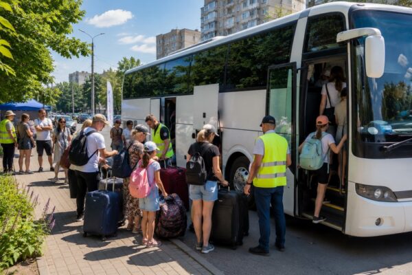 Евакуація дітей без батьків із зон бойових дій –  Уряд розробив чіткий механізм