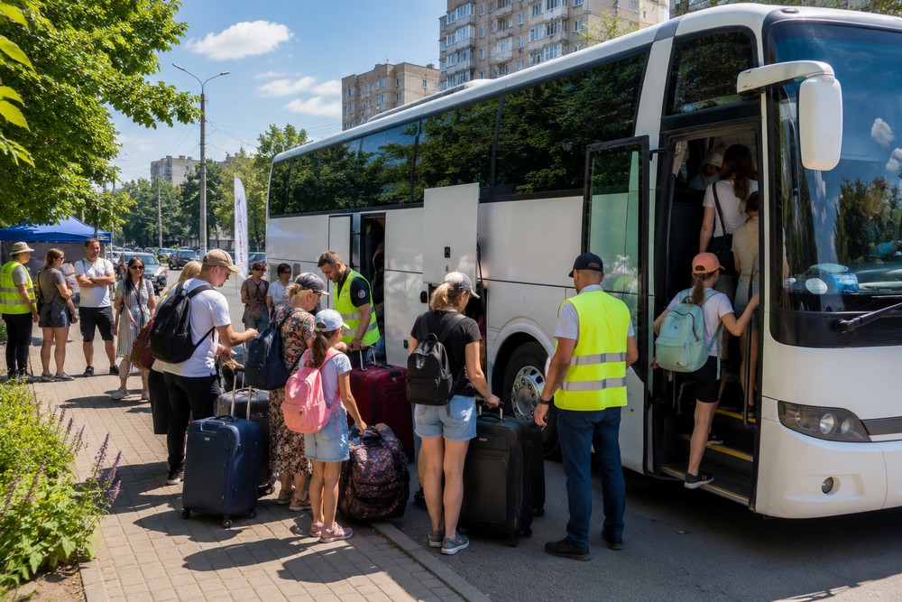 Евакуація дітей без батьків із зон бойових дій –  Уряд розробив чіткий механізм