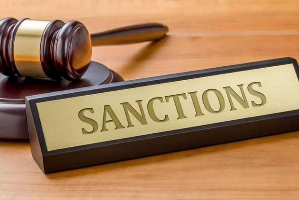 До списку потрапив екснардеп Береза: Зеленський увів у дію нові санкції РНБО