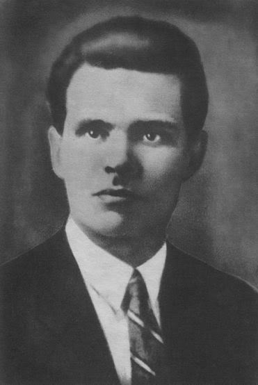 Нестор Махно у 1909 році Нестор Махно у 1909 році