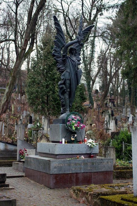 Olena Stepaniv 6